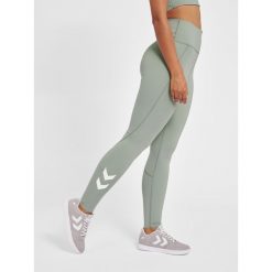 Damskie wysokie legginsy Hummel MT Grace. Szare legginsy damskie Hummel, bez wzorów, z materiału. W wyprzedaży za 126.50 zł.