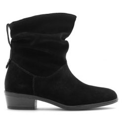 Botki Lasocki. Czarne botki damskie Lasocki, bez wzorów, bez obcasa, na płaskiej podeszwie, bez zapięcia. Za 269.99 zł.