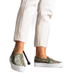 Zielone tenisówki Slip On Irving. Zielone trampki i tenisówki damskie bez wzorów, ze skóry ekologicznej, bez zapięcia. Za 64.19 zł.