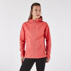 Kurtka do biegania w terenie przeciwdeszczowa damska Kiprun Run 500. Czerwone kurtki sportowe damskie KIPRUN, m, bez wzorów, z materiału, bez ramiączek, bez kaptura, do biegania. Za 299.99 zł.