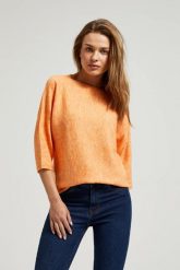 Sweter z rękawem 3/4 pomarańczowy. Brązowe swetry nierozpinane damskie MOODO, l, bez wzorów, z elastanu, bez kołnierzyka, bez ramiączek. W wyprzedaży za 47.99 zł.