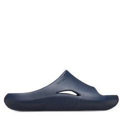 Klapki Crocs. Niebieskie klapki męskie Crocs, bez wzorów, bez zapięcia. Za 139.99 zł.