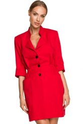 Elegancka sukienka żakietowa z guzikami i kołnierzem czerwona. Czerwone sukienki damskie Sukienki.shop, do pracy, xl, bez wzorów, biznesowe, bez kołnierzyka, bez ramiączek. Za 409.00 zł.