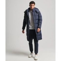Długa kurtka Superdry Ripstop. Niebieskie kurtki męskie Superdry, na zimę, s, bez wzorów, z nylonu, klasyczne, bez kaptura. Za 708.25 zł.