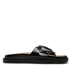 Klapki Bata. Czarne klapki damskie Bata, bez wzorów, bez obcasa, bez zapięcia. Za 249.99 zł.