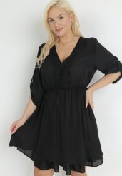 Czarna Rozkloszowana Sukienka Mini z Ozdobnym Dekoltem i Gumką w Pasie Braely. Czarne sukienki damskie Born2be, l, z aplikacjami, z gumy, eleganckie, bez kołnierzyka, bez ramiączek, mini, rozkloszowane. Za 79.99 zł.