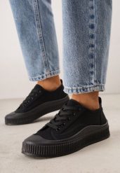 Czarne Basicowe Trampki z Podeszwą ze Żłobieniami Laurinatea. Czarne trampki i tenisówki damskie Born2be, bez wzorów, z jeansu, bez zapięcia. Za 69.99 zł.