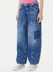 Guess Jeansy W5YG69 D5R01 Niebieski Tapered Fit. Niebieskie jeansy damskie Guess, z aplikacjami, z bawełny. Za 599.99 zł.