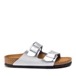 Klapki Birkenstock. Szare klapki damskie Birkenstock, bez wzorów, bez obcasa, bez zapięcia. Za 399.99 zł.