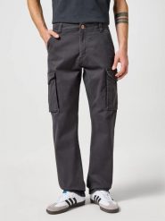 MESKIE SPODNIE MATERIAŁOWE CASEY JONES CARGO REGULAR FADED BLACK 112356845 W175008628. Czarne jeansy męskie Wrangler, z jeansu. Za 219.99 zł.