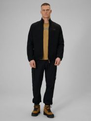 4F Spodnie casual cargo męskie - czarne M. Czarne spodnie materiałowe męskie 4F, bez wzorów, z tkaniny. W wyprzedaży za 159.99 zł.