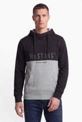 Męska bluza nierozpinana Mustang Style Bennet H Logoprint Jet Black 1017004 4188. Czarne bluzy sportowe męskie Mustang, m, bez wzorów, z kapturem. Za 139.99 zł.