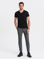 Klasyczna męska bawełniana koszulka z dekoltem w serek BASIC - czarna V1. Czarne t-shirty męskie Ombre Clothing, m, bez wzorów, z bawełny, bez kołnierzyka, bez ramiączek. W wyprzedaży za 24.99 zł.