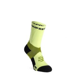 Skarpety do biegania Compressport Ultra Trail Socks v2.0. Zielone skarpetki damskie Compressport, bez wzorów. Za 96.99 zł.