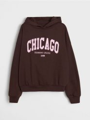 Bawełniana bluza hoodie z napisem "Chicago" - brązowy. Brązowe bluzy damskie Sinsay, l, bez wzorów, z bawełny, bez ramiączek, bez kaptura. Za 49.99 zł.