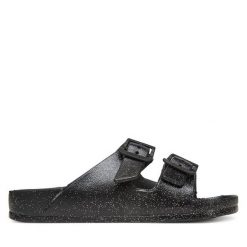 Klapki ONLY Shoes. Czarne klapki damskie ONLY Shoes, bez wzorów, bez obcasa, bez zapięcia. Za 49.99 zł.