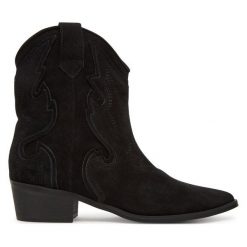 Botki DeeZee. Czarne botki damskie DeeZee, bez wzorów, bez obcasa, na słupku, bez zapięcia. Za 289.99 zł.