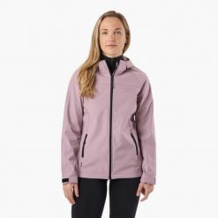 Kurtka Softshell Turystyka damska Swedemount Stryn Softshell Jacket wodoodporna. Fioletowe kurtki sportowe damskie SWEDEMOUNT, bez wzorów, z softshellu, bez ramiączek, bez kaptura, trekkingowe. Za 249.99 zł.