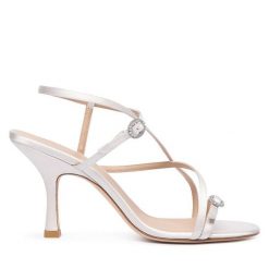 Sandały Stuart Weitzman. Białe sandały damskie Stuart Weitzman, bez wzorów, bez obcasa, na szpilce, bez zapięcia. Za 2,319.00 zł.