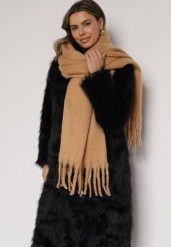 Jasnobrązowy Szalik z Frędzlami Owedarria. Szaliki damskie Born2be, bez wzorów, z dresówki. Za 39.99 zł.