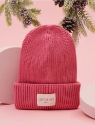 Czapka beanie - różowy. Czerwone czapki damskie Sinsay, z aplikacjami, z materiału. Za 25.99 zł.
