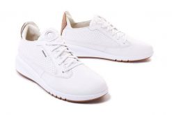 GEOX D02HNA AERANTIS A C1000 white, półbuty sportowe damskie. Białe półbuty damskie Geox, bez wzorów, ze skóry, sportowe, bez obcasa, bez zapięcia. Za 709.90 zł.