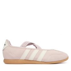 Baleriny adidas. Czerwone balerinki damskie Adidas, bez wzorów, bez obcasa, bez zapięcia. Za 279.99 zł.