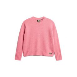 Damski sweter z okrągłym dekoltem Superdry Essential. Czerwone swetry nierozpinane damskie Superdry, m, z aplikacjami, z dzianiny, eleganckie, bez kołnierzyka, bez ramiączek. Za 278.50 zł.