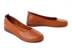 KOCH 91182 coconut, baleriny damskie. Brązowe balerinki damskie KOCH, bez wzorów, ze skóry, bez obcasa, bez zapięcia. Za 249.90 zł.