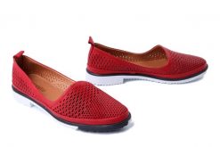 MANITU 840138-04 rot, półbuty damskie. Czerwone czółenka damskie Manitu, na lato, w ażurowe wzory, ze skóry, bez obcasa, bez zapięcia. Za 227.92 zł.