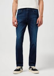 WRANGLER MĘSKIE SPODNIE JEANSOWE LARSTON BLUE JAM 112360183 W18S008801. Niebieskie jeansy męskie Wrangler, z jeansu. Za 219.99 zł.