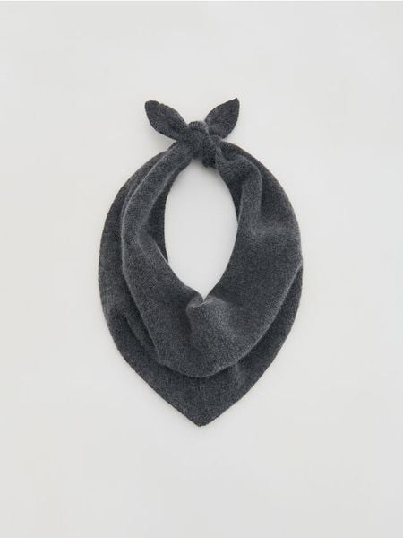 Szal z wełną i kaszmirem - ciemnoszary. Szare szaliki damskie Reserved, bez wzorów, z kaszmiru. Za 169.99 zł.