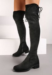 Czarne Płaskie Kozaki w Stylu Muszkieterek Ściągane Troczkiem Avasira. Czarne kozaki damskie Born2be, z aplikacjami, z wełny, przed kolano, bez obcasa, na obcasie, bez zapięcia. Za 79.99 zł.