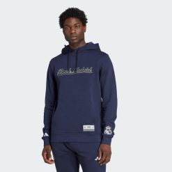 Bluza z kapturem Real Madryt US Pack. Białe bluzy męskie Adidas, xs, bez wzorów, z kapturem, do piłki nożnej. Za 299.00 zł.
