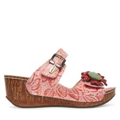 Klapki Laura Vita. Czerwone klapki damskie Laura Vita, bez wzorów, bez obcasa, bez zapięcia. Za 269.99 zł.