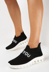 Czarne Buty Sportowe ze Skarpetkową Cholewką i Napisem Thirllas. Czarne obuwie sportowe damskie Born2be, bez wzorów, bez zapięcia. Za 54.99 zł.