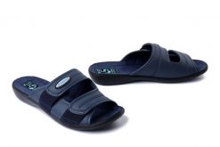 ADANEX 18731 DIK4YN granatowy, klapki damskie. Niebieskie klapki damskie Adanex, bez wzorów, bez obcasa, bez zapięcia. Za 98.99 zł.