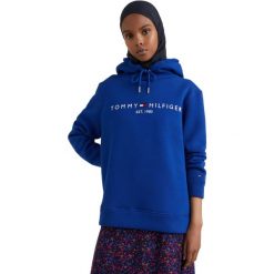 Bluza z kapturem Tommy Hilfiger Fleece Logo Hoody, Kobiety. Niebieskie bluzy damskie Tommy Hilfiger, l, bez wzorów, z bawełny, bez ramiączek, z kapturem. Za 590.00 zł.