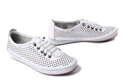 ARTIKER RELAKS 48C0476 biały, półbuty damskie. Białe półbuty damskie Artiker Relaks, na lato, bez wzorów, ze skóry, bez obcasa, bez zapięcia. Za 209.90 zł.