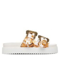 Klapki Versace Jeans Couture. Żółte klapki damskie Versace Jeans Couture, bez wzorów, z jeansu, bez obcasa, bez zapięcia. Za 559.99 zł.