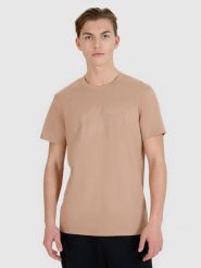 4F T-shirt regular z nadrukiem męski - beżowy S. Brązowe t-shirty męskie 4F, m, bez wzorów, z bawełny, bez kołnierzyka, bez ramiączek. Za 59.99 zł.