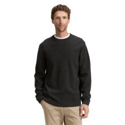 Męski Sweter Tom Tailor Structured Crewneck Knit Black Grey Melange 1047570 10617. Czarne swetry męskie Tom Tailor, m, bez wzorów, bez kołnierzyka, bez ramiączek. Za 99.99 zł.
