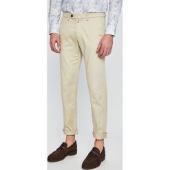Pierre Cardin - Spodnie. Brązowe eleganckie spodnie męskie Pierre Cardin, bez wzorów, z bawełny, casualowe. W wyprzedaży za 239.90 zł.