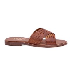 Skórzane Damskie Klapki Lewski Shoes 3682 Camel brązowe. Brązowe klapki damskie bez wzorów, ze skóry, casualowe, bez obcasa, na płaskiej podeszwie, bez zapięcia. Za 397.52 zł.