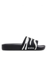 Melissa Klapki Melissa Chill Slide Ii Ad 36097 Czarny. Czarne klapki damskie Melissa, bez wzorów, z tworzywa sztucznego, bez obcasa, bez zapięcia. Za 399.99 zł.