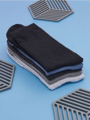 Skarpetki 5 pack - wielobarwny. Skarpety męskie Sinsay, bez wzorów. Za 11.99 zł.