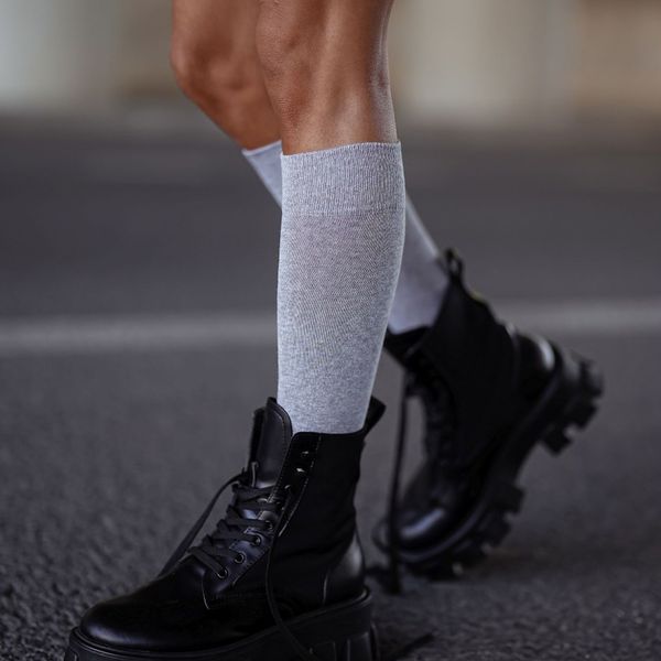 Podkolanówki damskie gładkie 200 jasny melanż. Skarpetki damskie Milena, bez wzorów, z bawełny. Za 18.90 zł.