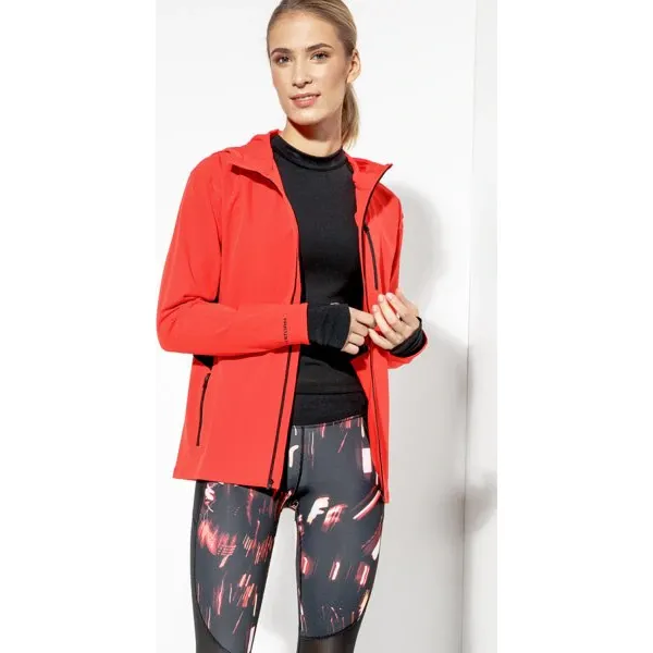 Under Armour Kurtka Outrun The Storm Jacket , czerwony, rozmiar XS. Czerwone kurtki sportowe damskie Under Armour, na jesień, s, bez wzorów, z materiału, bez ramiączek, bez kaptura, do biegania, climacool (adidas). W wyprzedaży za 219.99 zł.