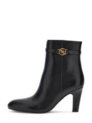 Guess Kozaki 184675 Czarny. Czarne kozaki damskie Guess, z aplikacjami, bez obcasa, na słupku, bez zapięcia. Za 764.99 zł.