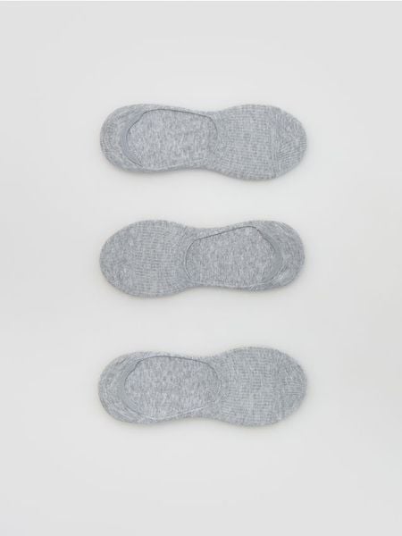 3 pack skarpet stopek - jasnoszary. Szare skarpety męskie Reserved, bez wzorów, z bawełny. W wyprzedaży za 12.99 zł.